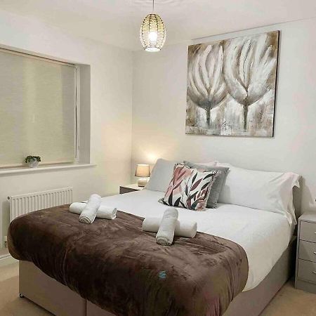 Great Home In Lovely Area With Parking, Sleeps 6 Folkestone Exterior foto